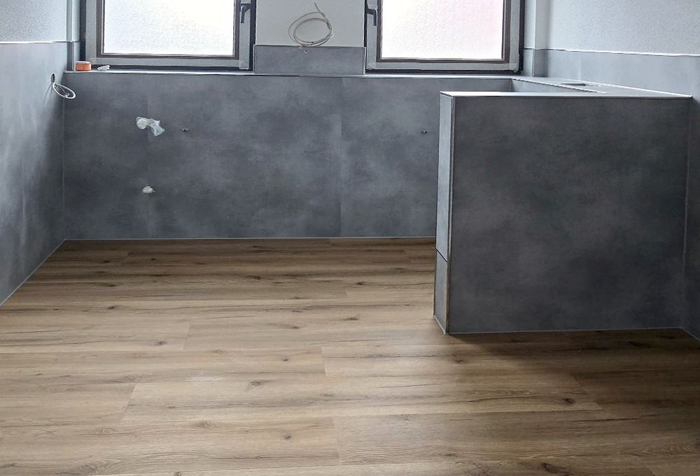Bad in Betonoptik mit Vinylboden