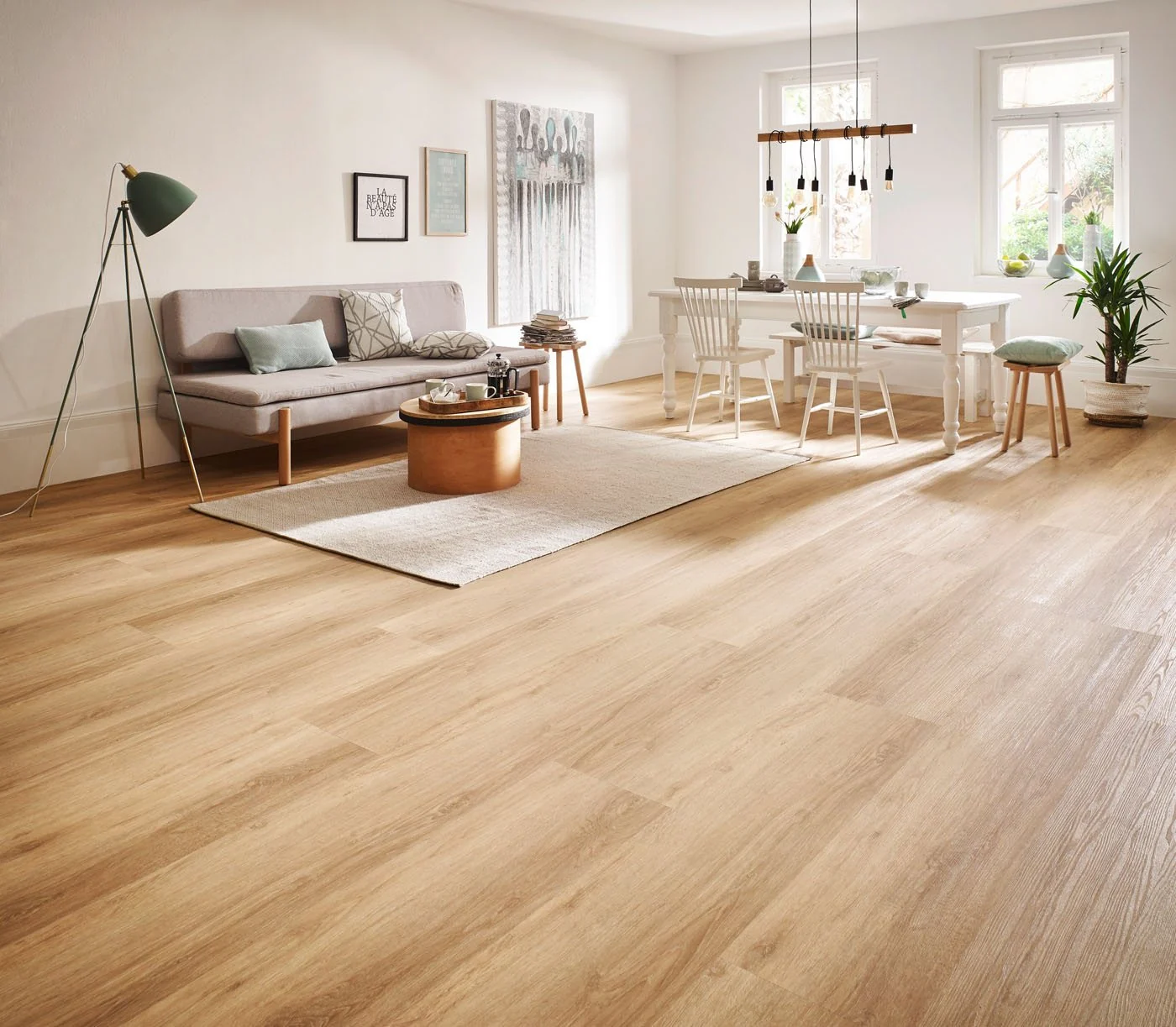 Wohnraum mit Holzboden